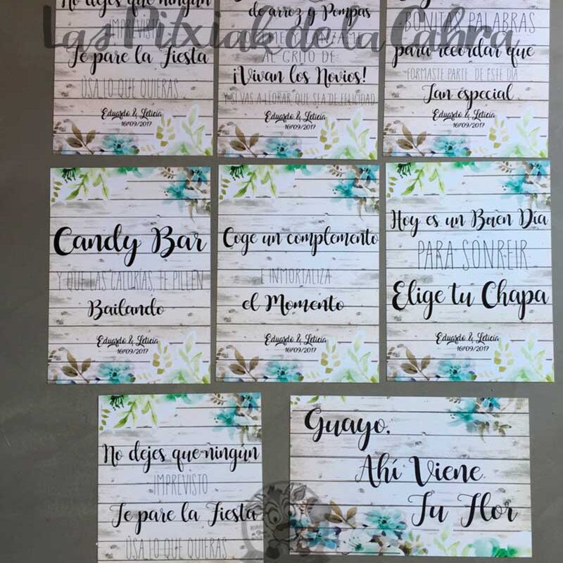 Cartel para bodas con muchos textos y flores con madera