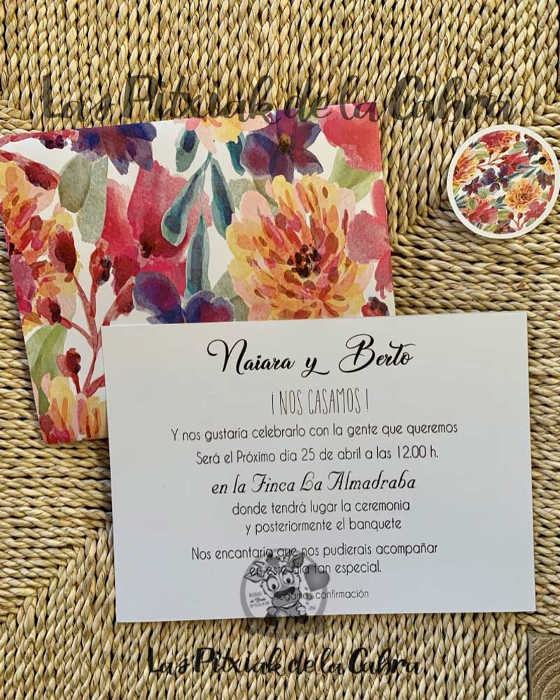 Invitación de boda con diseño de flores fucsia