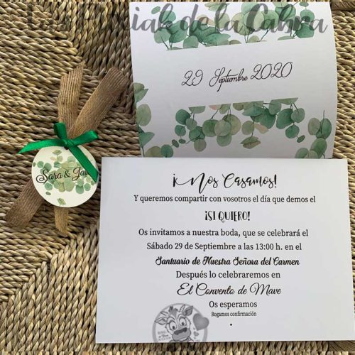Invitación de boda con ramas verdes